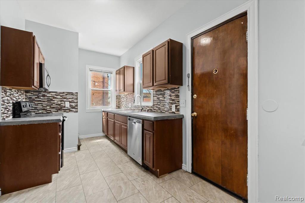 50 TAYLOR Street, Detroit, MI 48202 — Photo 15