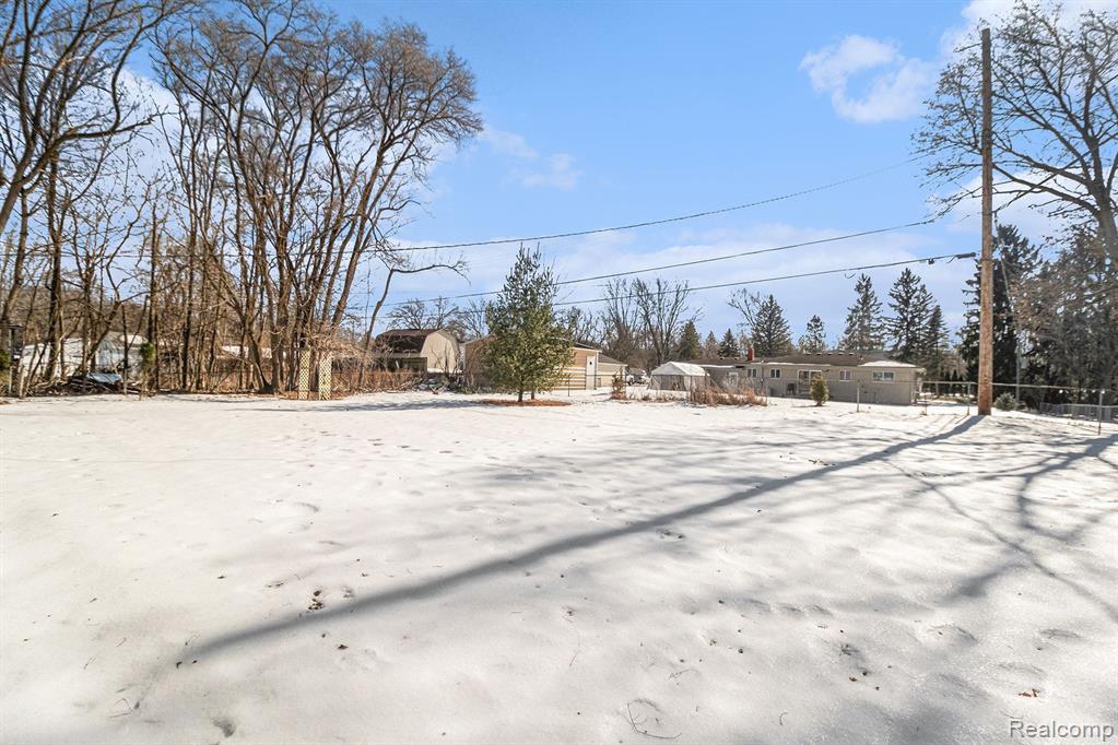 5865 ELDRIDGE Drive, Waterford, MI 48327 — Photo 15