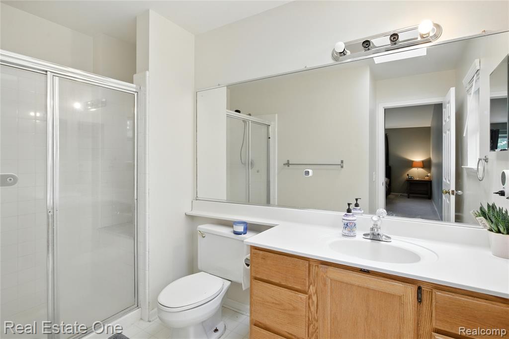 7335 Willow Oak Drive, West Bloomfield, MI 48324 — Photo 25