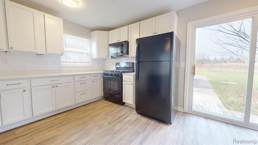 769 PALMER Drive, Pontiac, MI 48342 — Photo 3