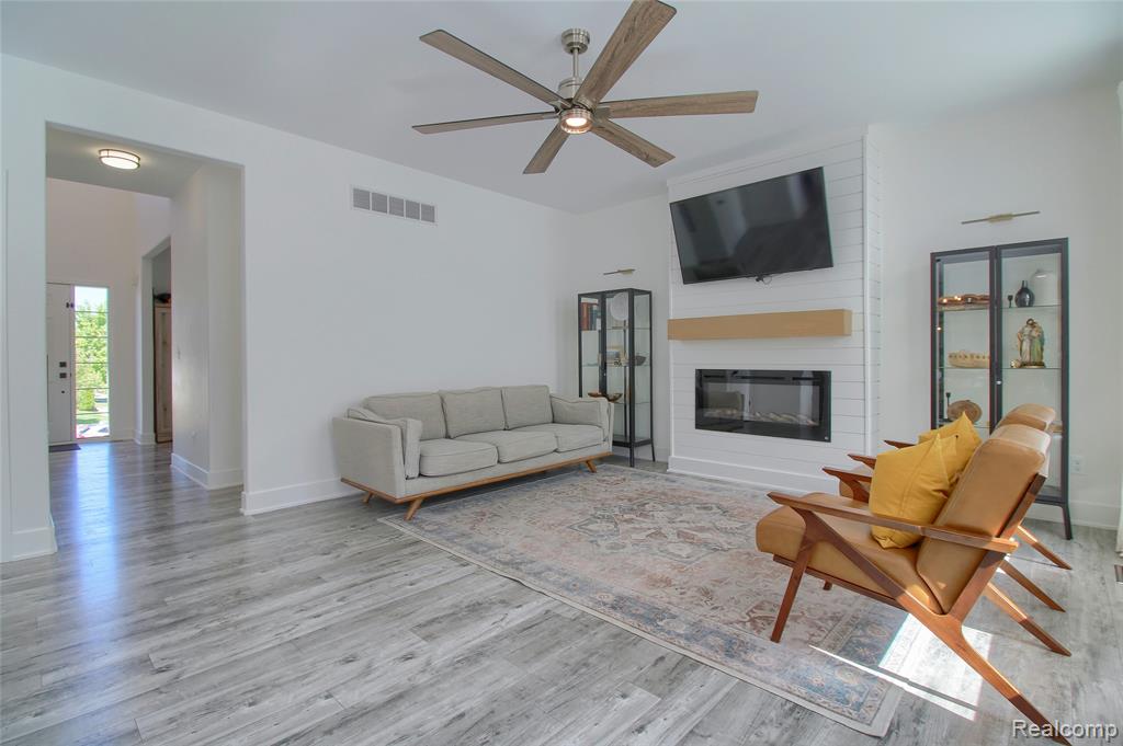 30932 Asbury Hill Drive, New Hudson, MI 48165 — Photo 9