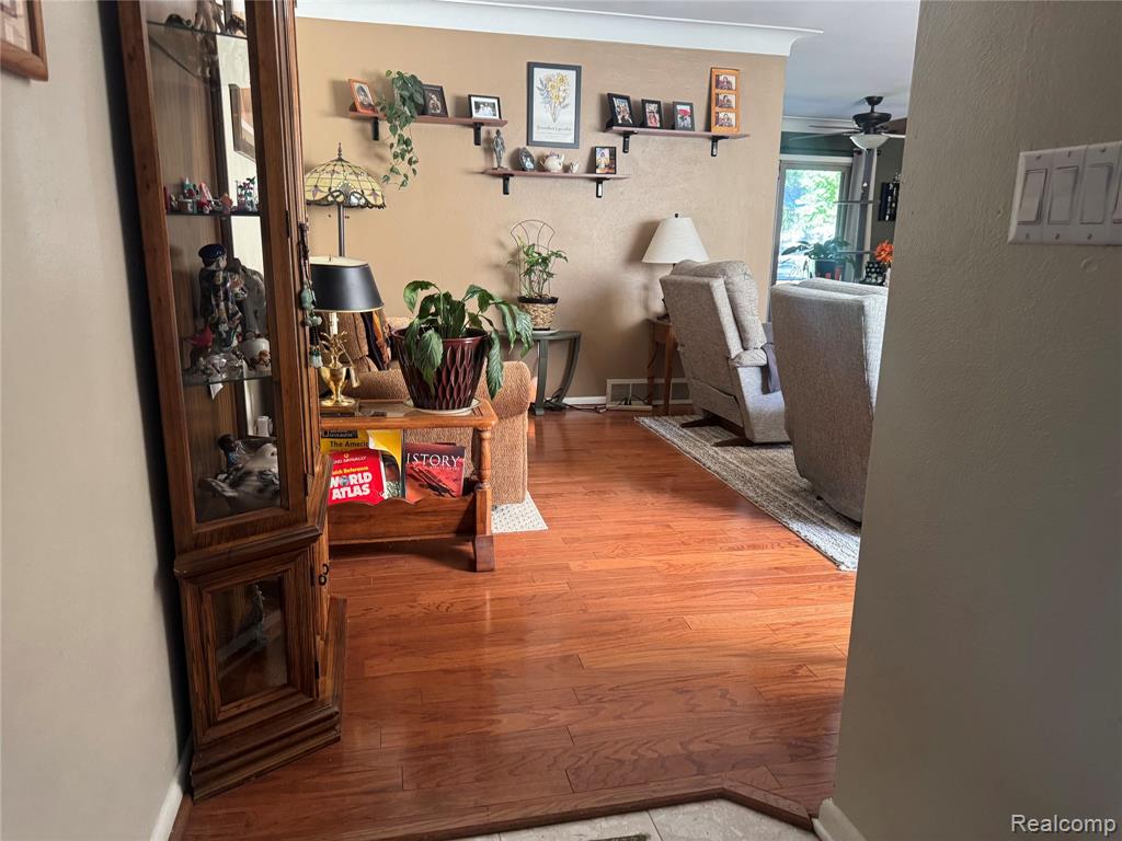 7665 Apache Trail Road, Temperance, MI 48182 — Photo 7