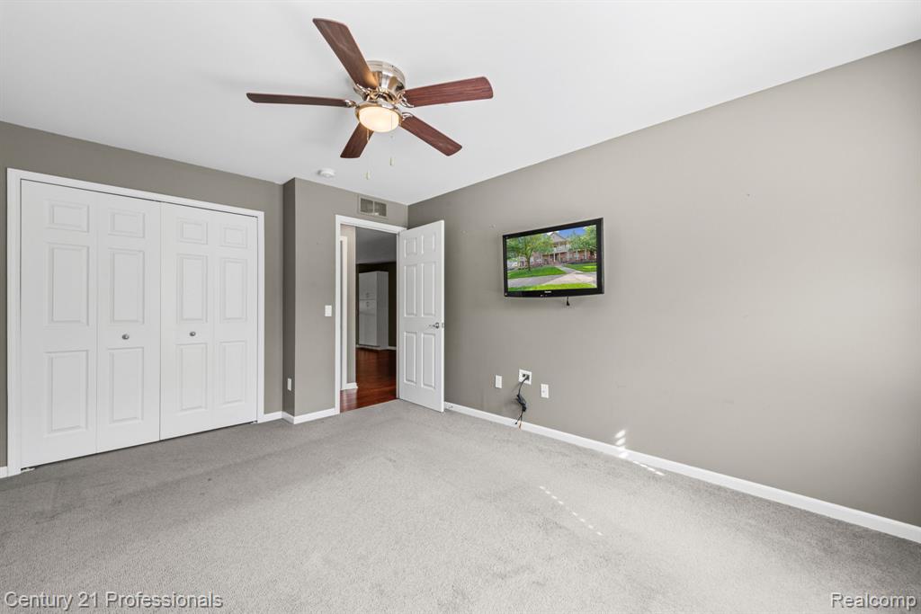 412 Boardwalk Drive, Walled Lake, MI 48390 — Photo 20