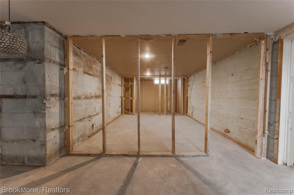 17006 Juliana Avenue, Eastpointe, MI 48021 — Photo 24