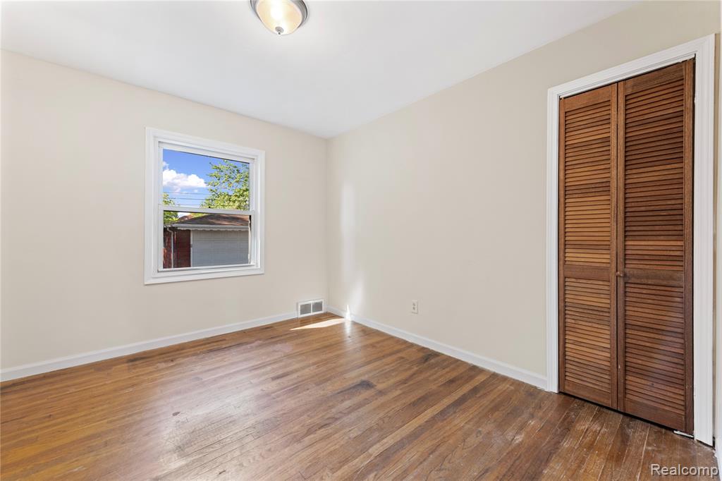 627 Symes Avenue, Royal Oak, MI 48067 — Photo 11