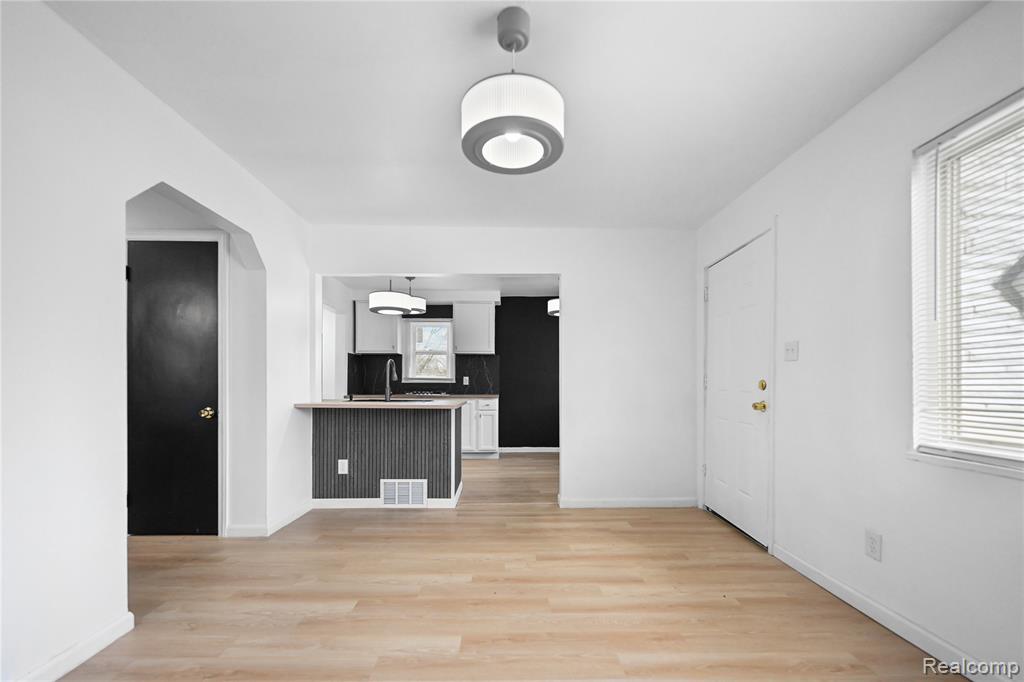 17028 W Chicago Street, Detroit, MI 48228 — Photo 4