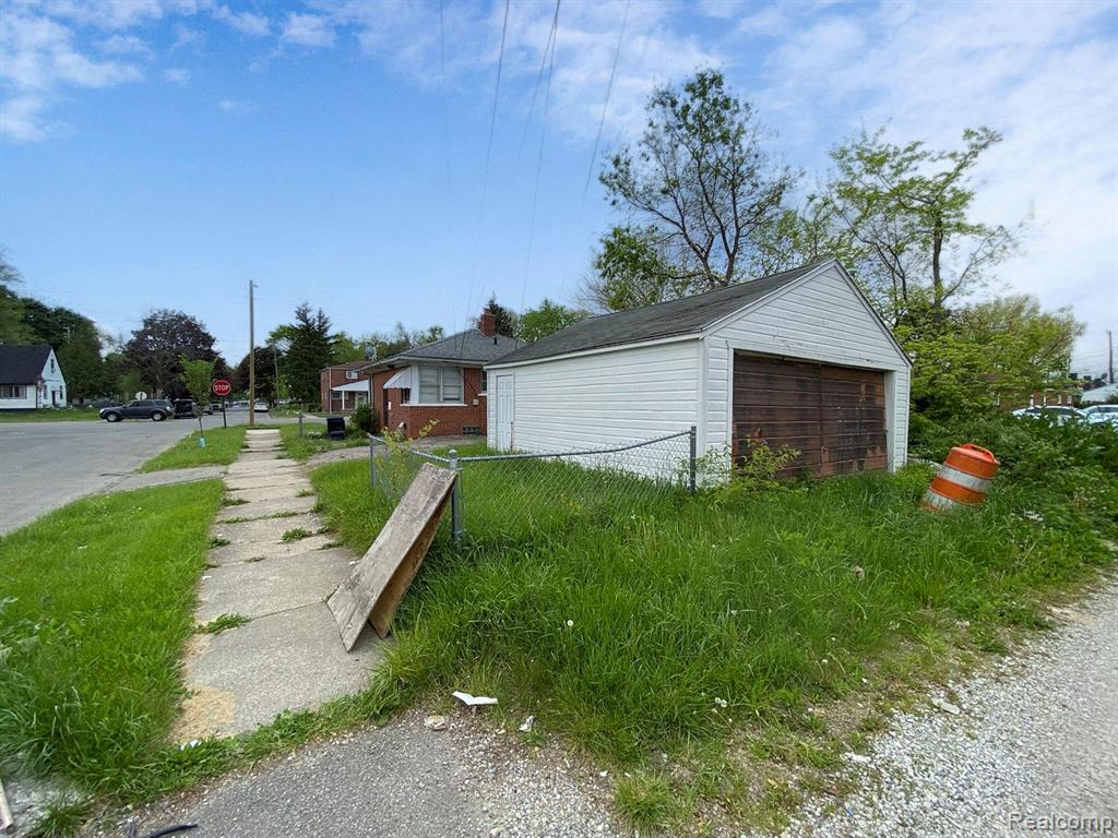 15300 W Chicago Street, Detroit, MI 48228 — Photo 4