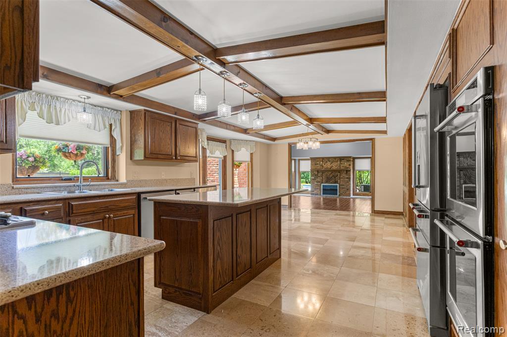 48367 Lake Valley Drive, Shelby Twp, MI 48317 — Photo 11