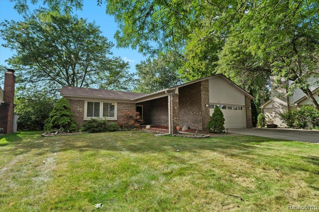 728 SOREL Drive, Canton, MI 48188 — Photo 2