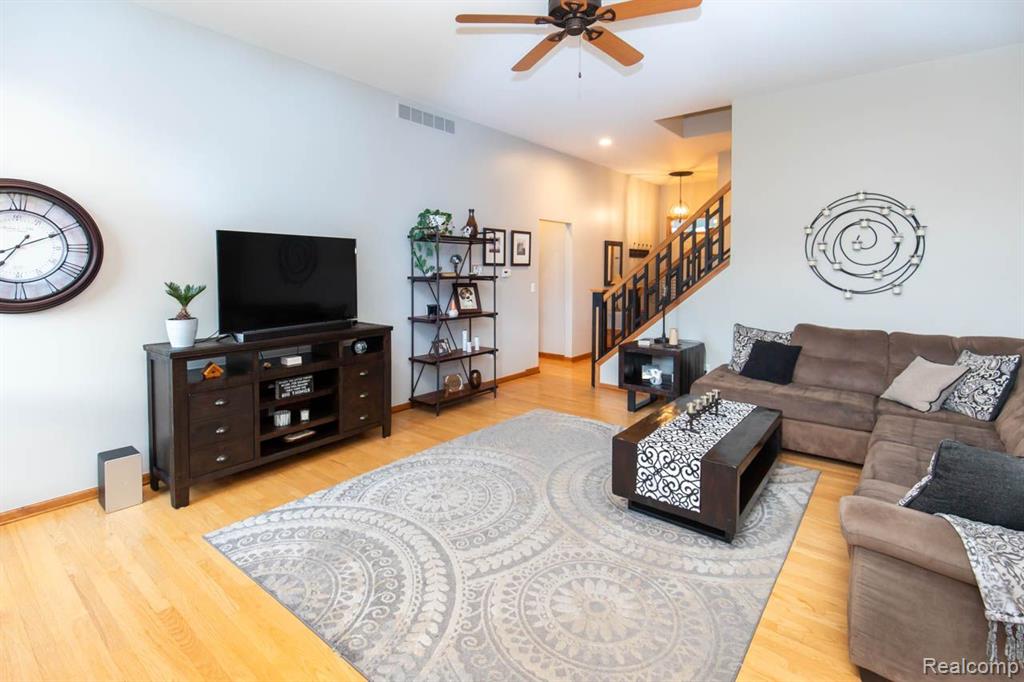 914 E LIBERTY Street, Milford, MI 48381 — Photo 27