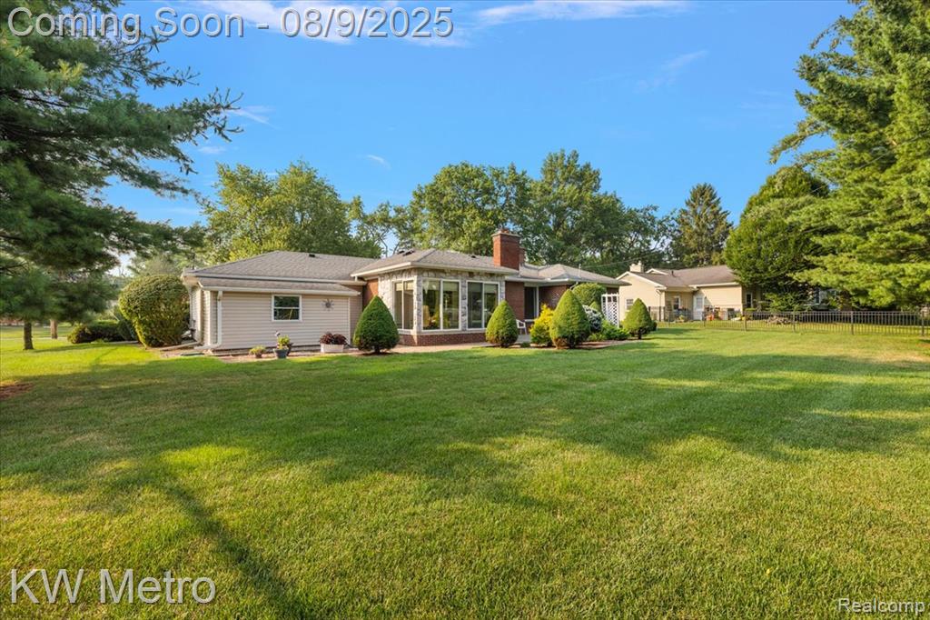 18241 Dunblaine Avenue, Beverly Hills, MI 48025 — Photo 8