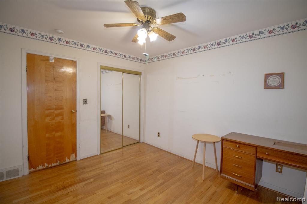 5743 Plainfield Street, Dearborn Heights, MI 48127 — Photo 16