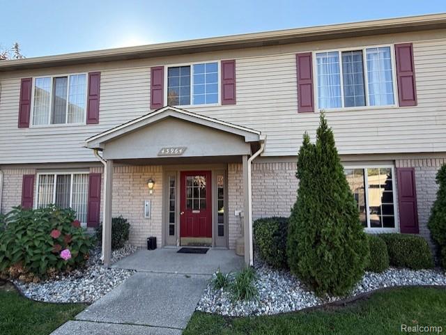 43964 FREEWAY Drive, Sterling Heights, MI 48313 — front exterior