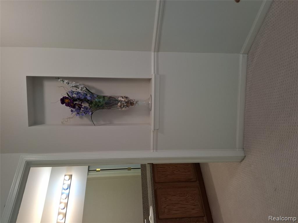 415 Lake Laura Drive, Pontiac, MI 48341 — Photo 7