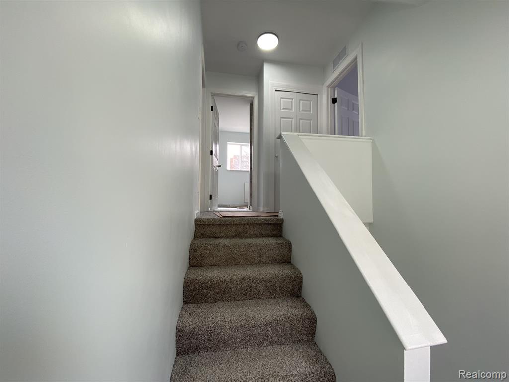 21032 WOODSIDE Avenue, Ferndale, MI 48220 — Photo 13