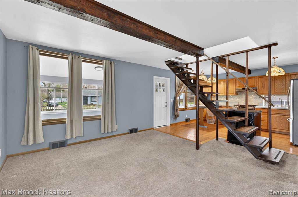 9024 MANDON Road, White Lake, MI — Photo 10