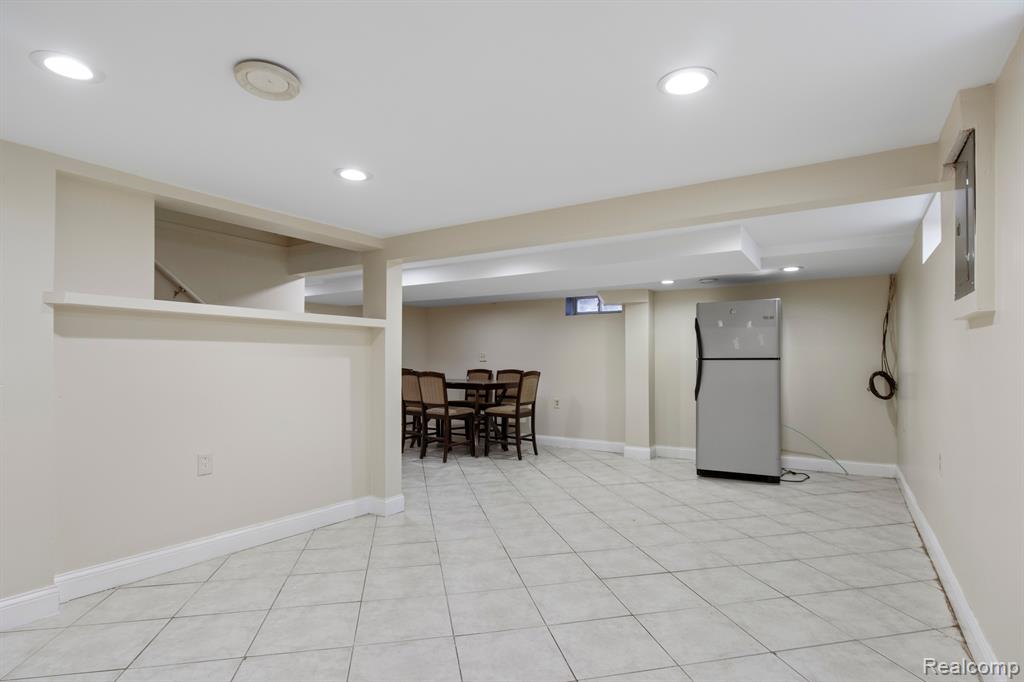 6115 YINGER Avenue, Dearborn, MI 48126 — Photo 27