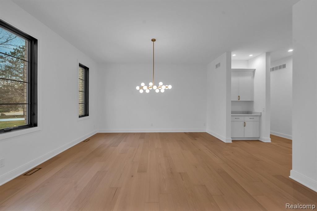 4546 Niagara Lane, Bloomfield Hills, MI 48301 — Photo 10