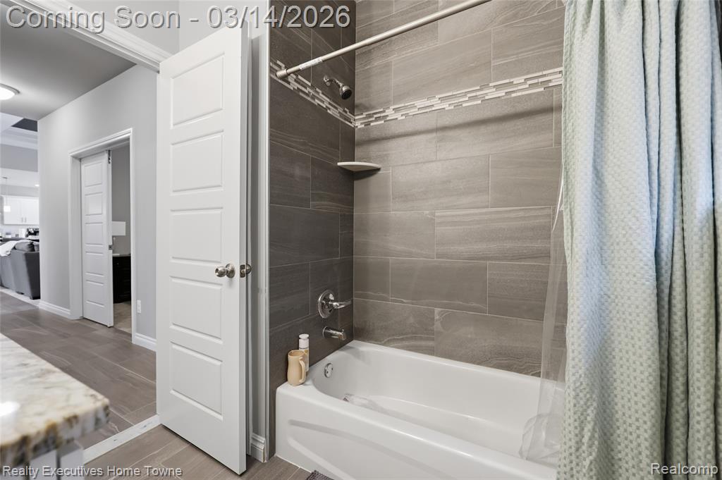 24655 Brookshire Drive, Macomb, MI 48042 — Photo 18