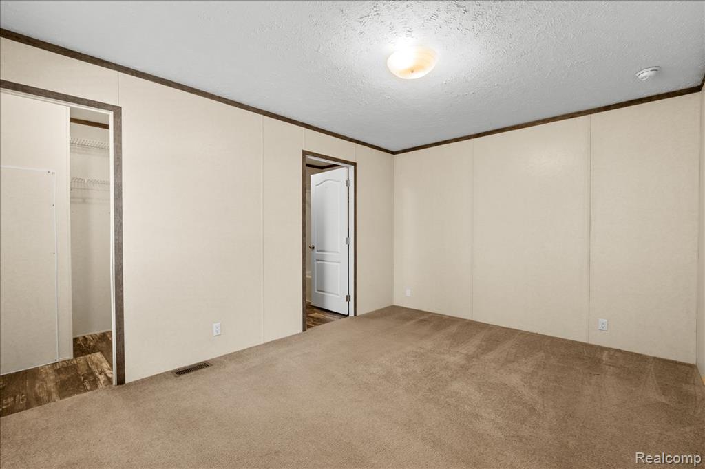 11731 Valerie Lane, Whitmore Lake, MI 48189 — Photo 12