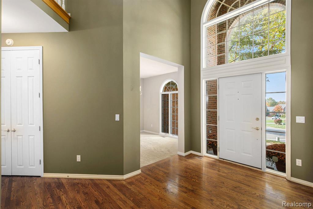 5641 Golf Pointe Drive, Clarkston, MI 48348 — Photo 3