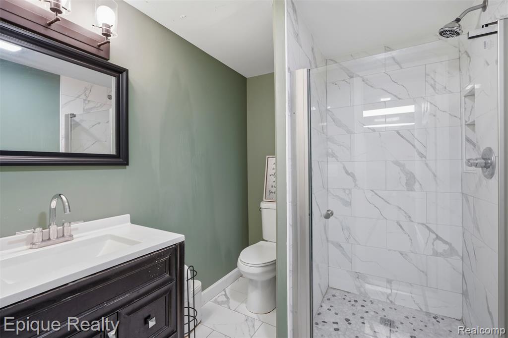 7858 Turrillium Lane, Waterford, MI 48327 — Photo 32