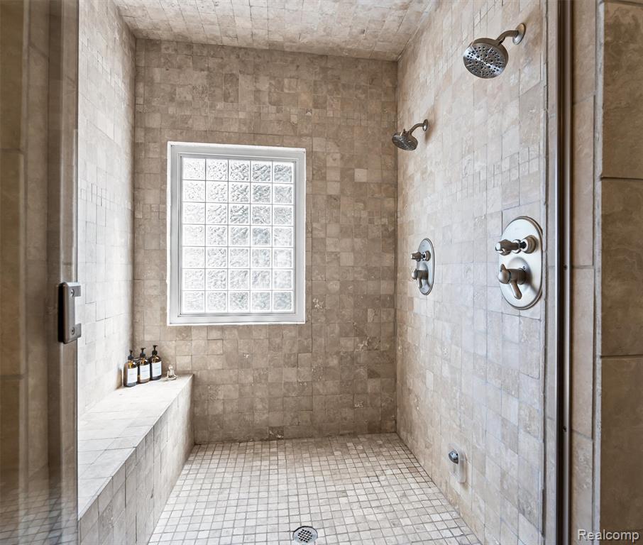 8473 Deerwood Road, Clarkston, MI 48348 — Photo 19
