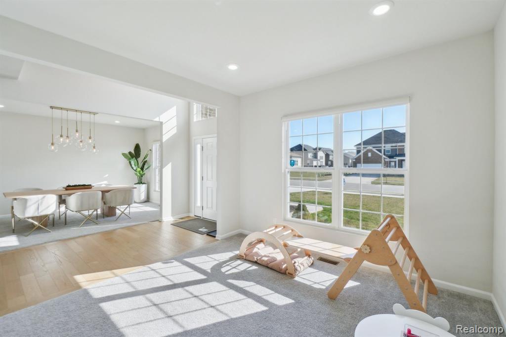 2466 MEADOW HILLS Drive, Ann Arbor, MI 48108 — Photo 18