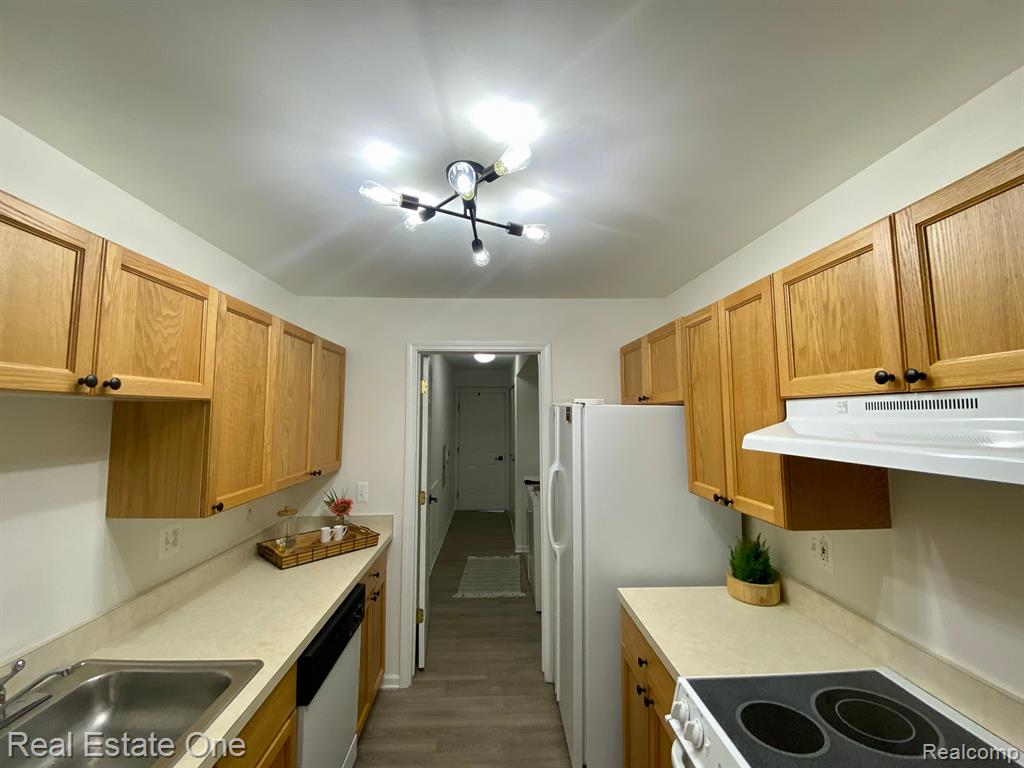 44932 MARIGOLD Drive, Sterling Heights, MI 48314 — Photo 6