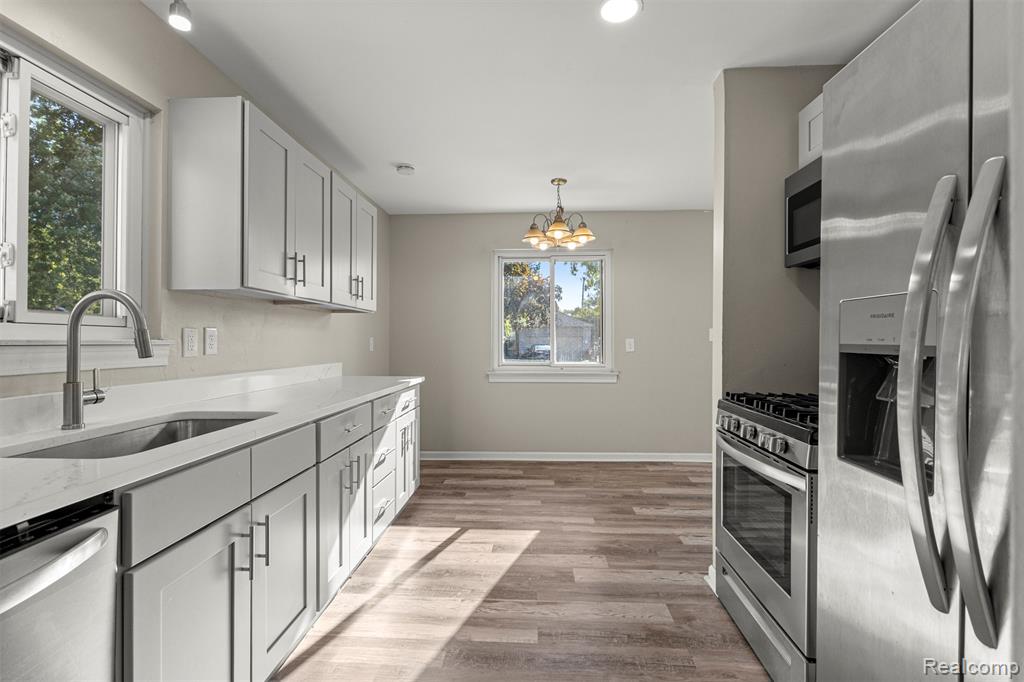 4638 Gertrude Street, Dearborn Heights, MI 48125 — Photo 17