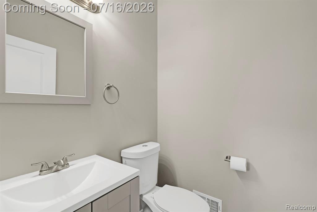 534 E Brickley Avenue, Hazel Park, MI 48030 — Photo 5