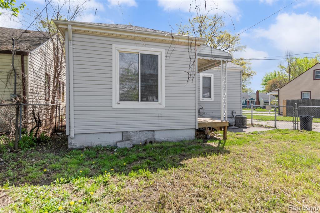 23435 Vance Avenue, Hazel Park, MI 48030 — Photo 23