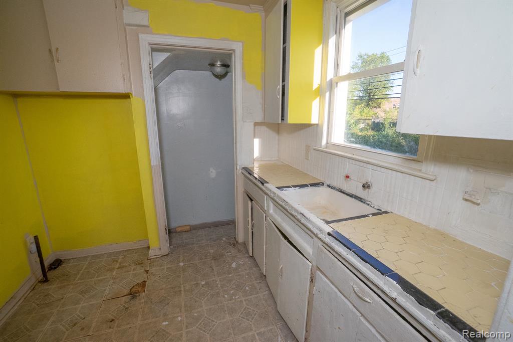 19140 ALGONAC Street, Detroit, MI 48234 — Photo 17