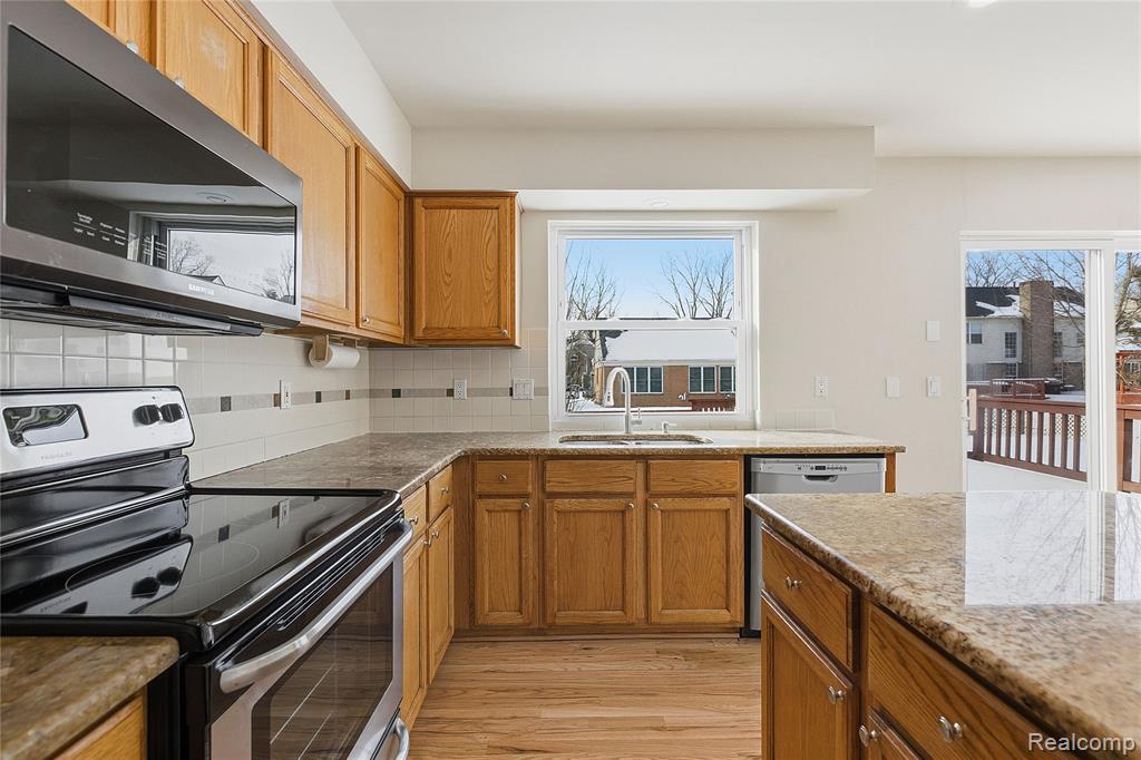 45677 Radnor Road, Canton, MI 48187 — Photo 17