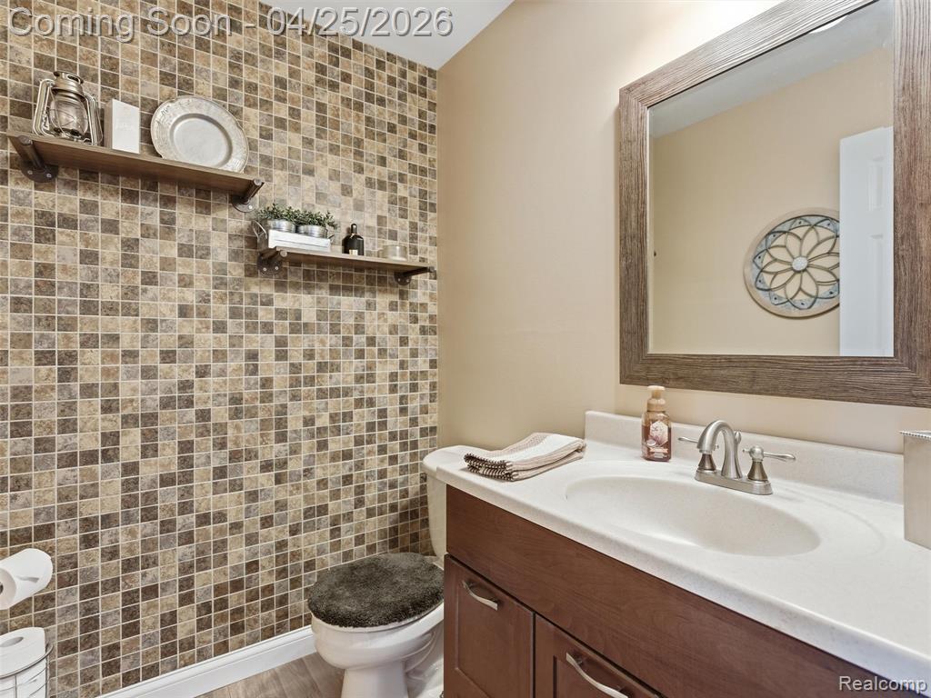 39001 Chartier Street, Harrison Township, MI — Photo 11