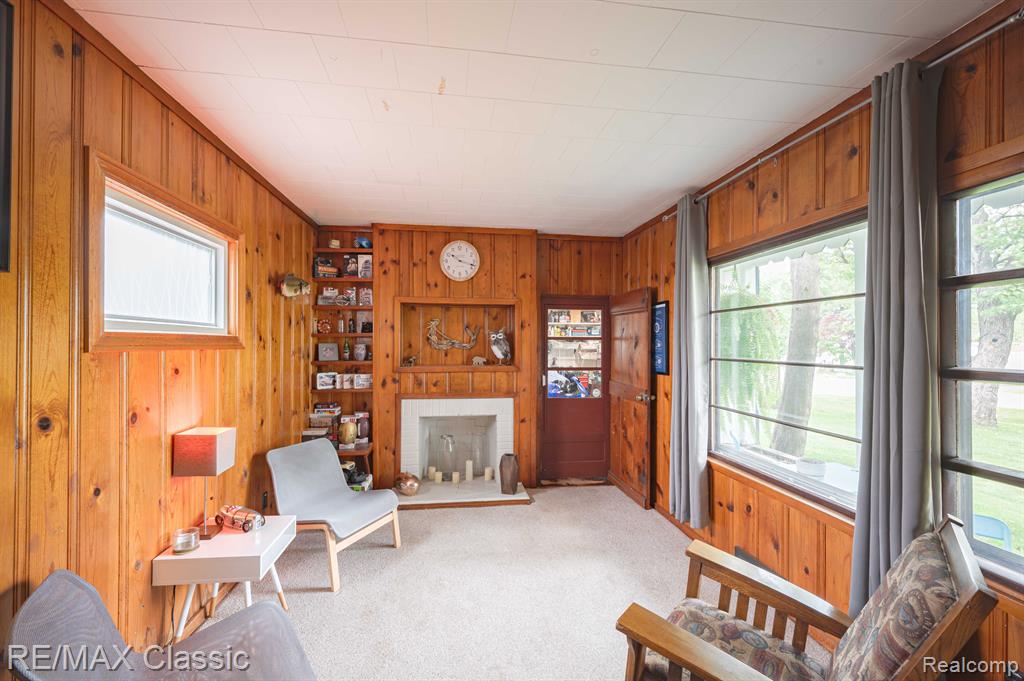 406 COMMON Street, Walled Lake, MI 48390 — Photo 16