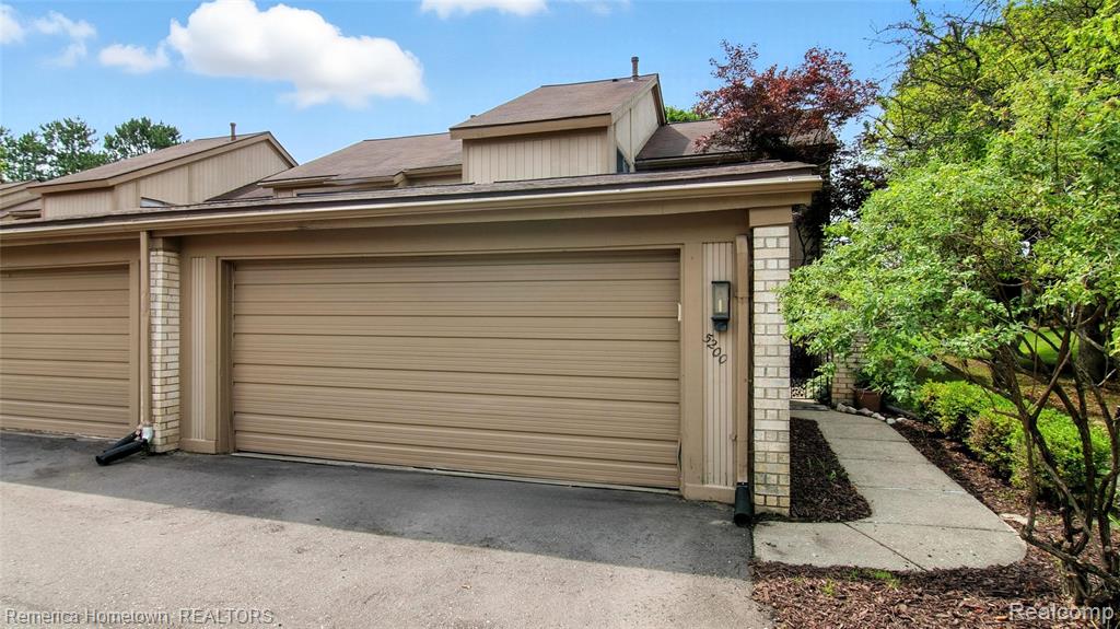 5200 Richard Run, West Bloomfield, MI — Photo 3