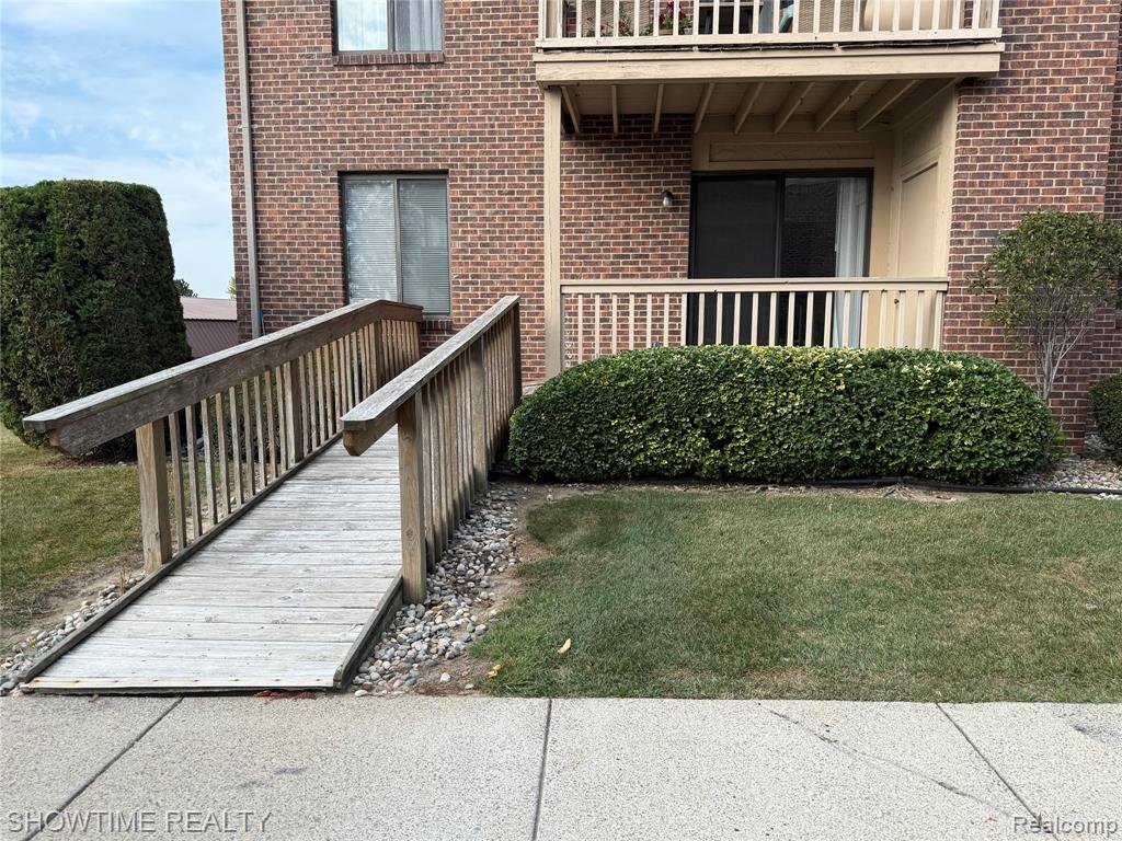 45204 Fryer Drive, Macomb, MI 48044 — Photo 18