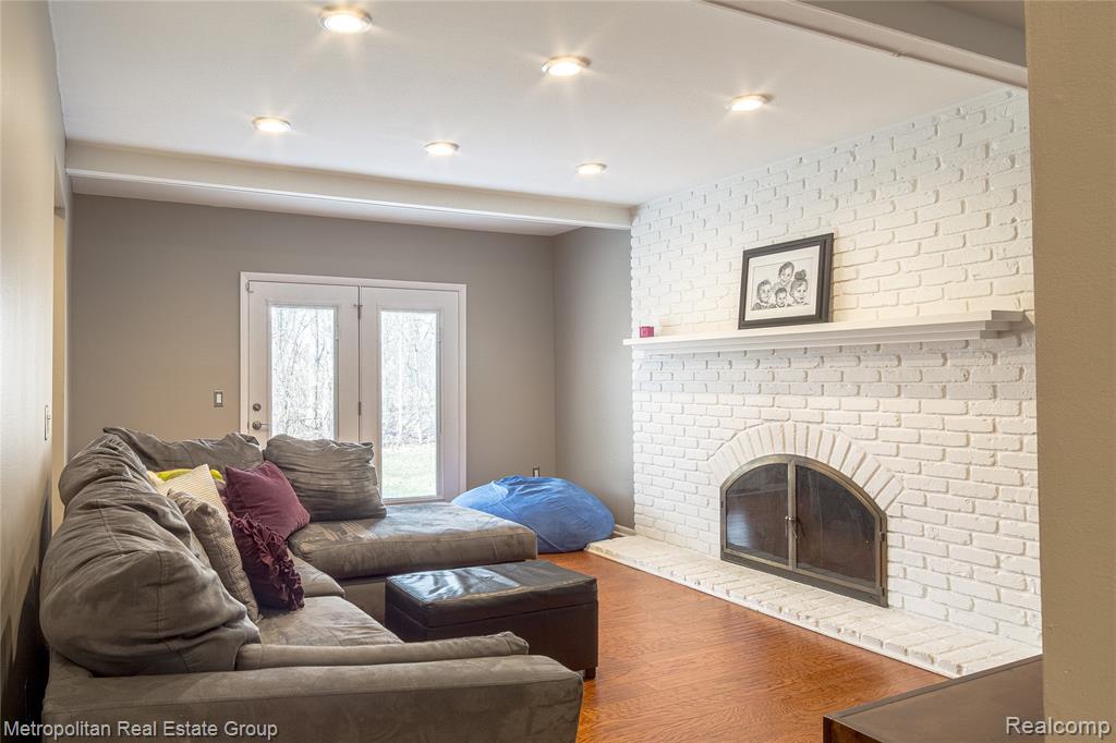 6364 Pinecroft Drive, West Bloomfield, MI — Photo 5