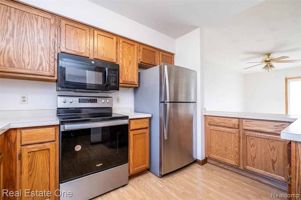 7053 Pershing, Waterford, MI 48327 — Photo 9