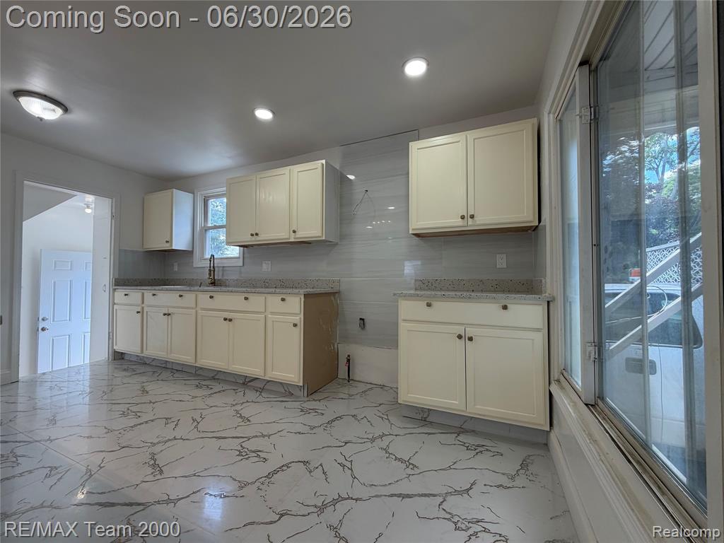 6760 Warwick Street, Detroit, MI 48228 — Photo 21
