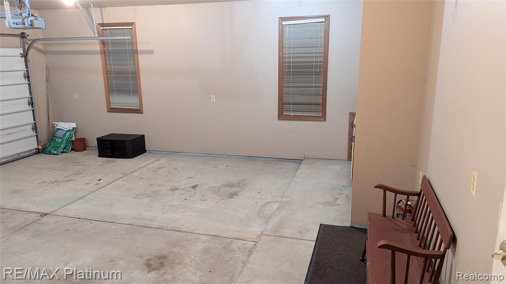 4066 W Knoll, Milford, MI 48380 — Photo 58