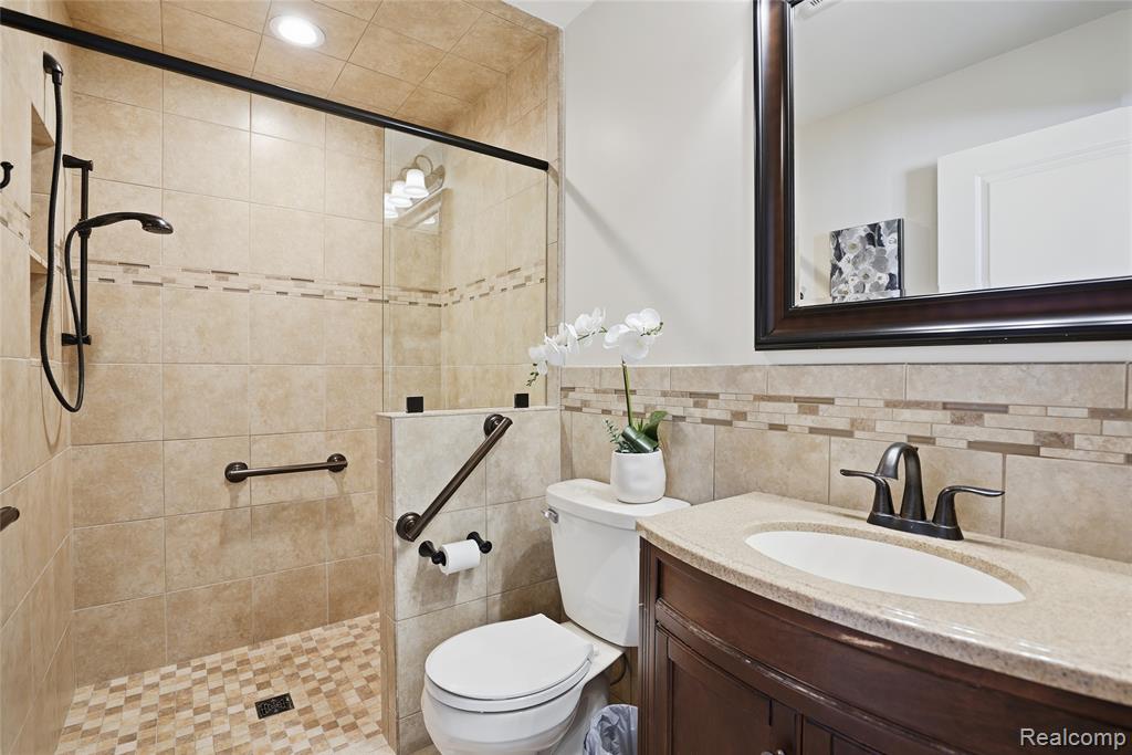 49750 Nautical Drive, Chesterfield, MI 48047 — Photo 21