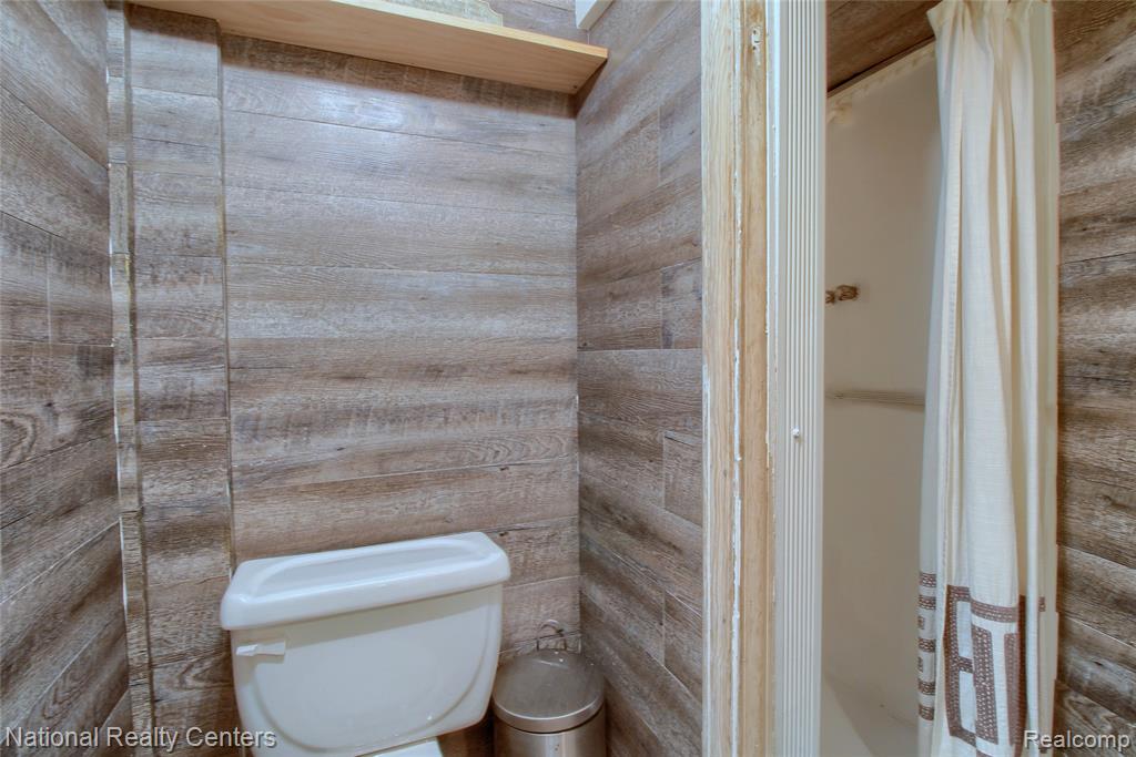 702 Royal Avenue, Royal Oak, MI 48073 — Photo 27