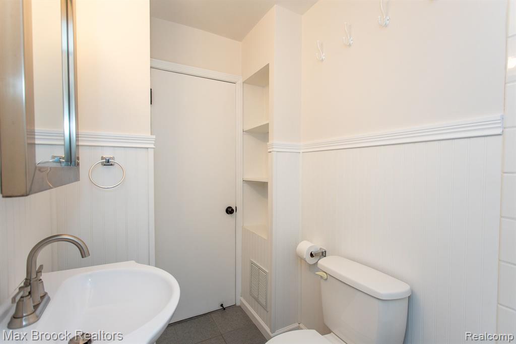506 AMELIA Avenue, Royal Oak, MI 48073 — Photo 18