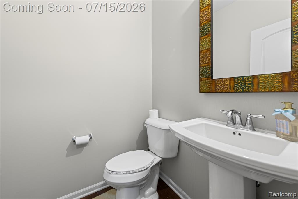 4616 Bradley Circle, Troy, MI 48085 — Photo 12