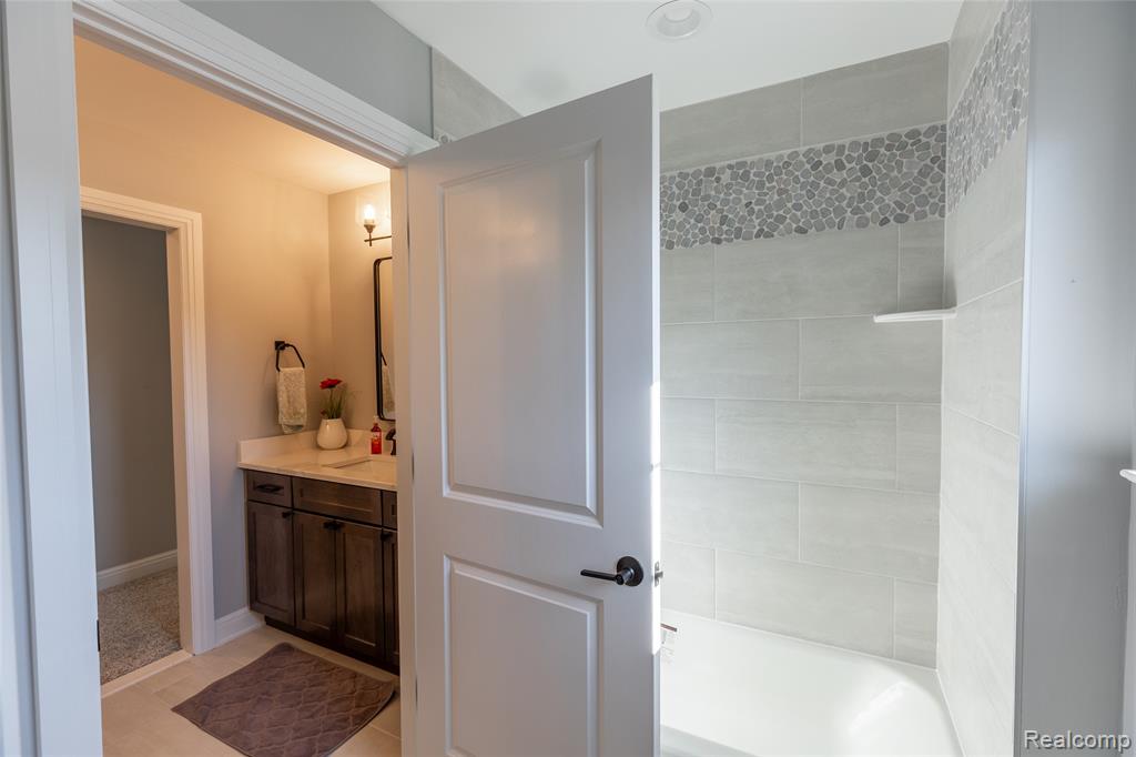 5092 Westminster Avenue, Troy, MI 48085 — Photo 39
