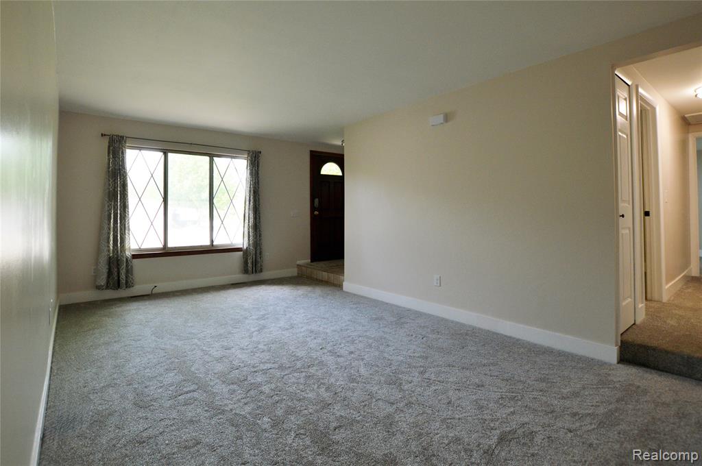 5200 Wishing Well Drive, Grand Blanc, MI 48439 — Photo 3
