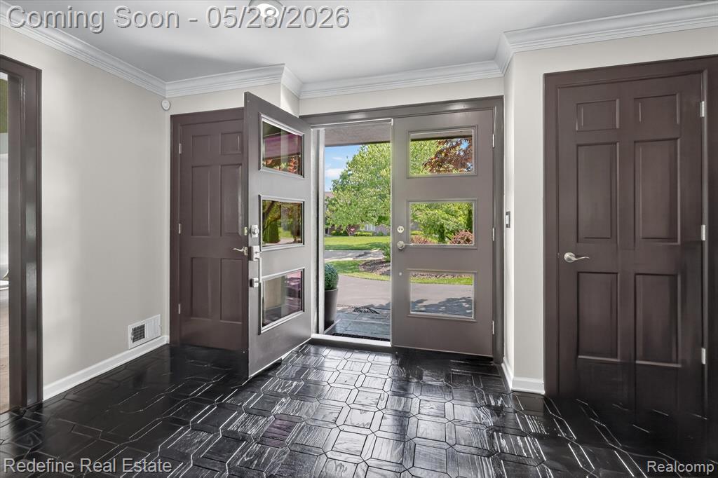 4296 Barcroft Way, West Bloomfield, MI 48323 — Photo 6
