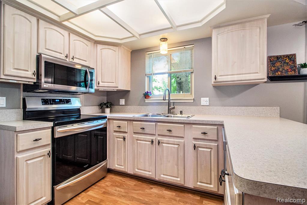 43863 Brandywyne Road, Canton, MI 48187 — Photo 19
